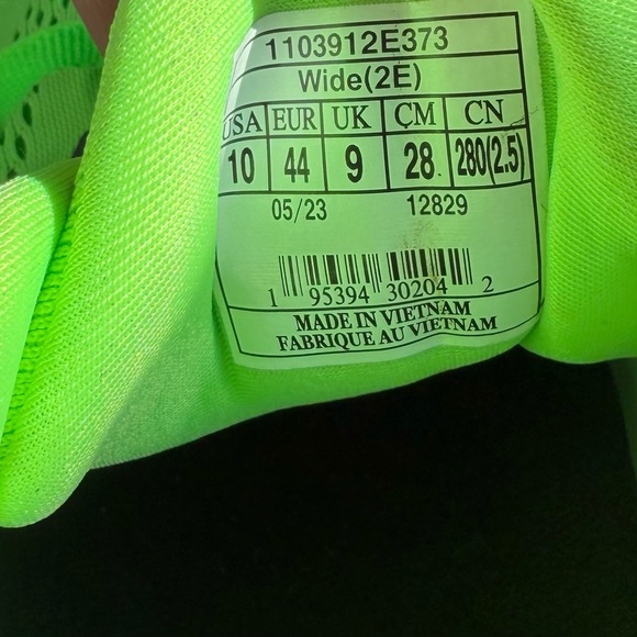 Brooks Adrenaline GTS 23 Running Shoe Men Sz 10 Wide (2E) Green Gecko EUC - Picture 2 of 9